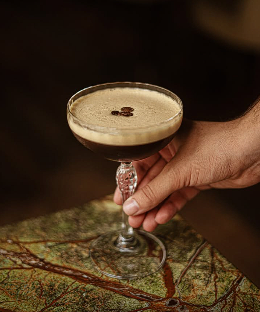 Cocktail de café servido no ALMA Restaurante Guimarães